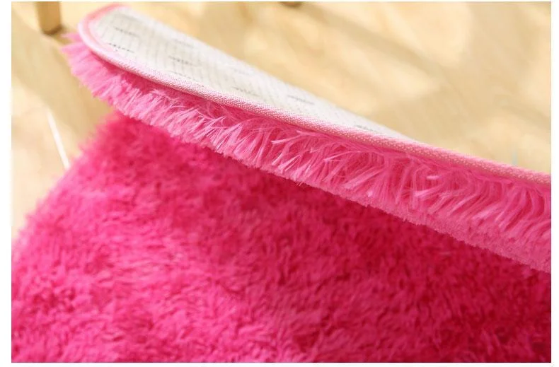 Runder Rosa <br> Fellteppich