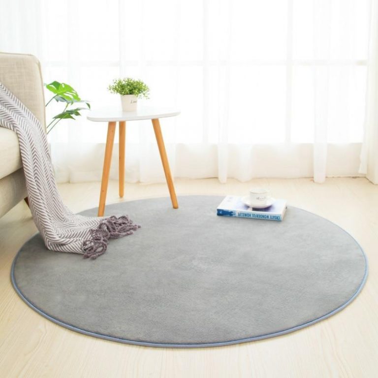 Runder grauer Teppich